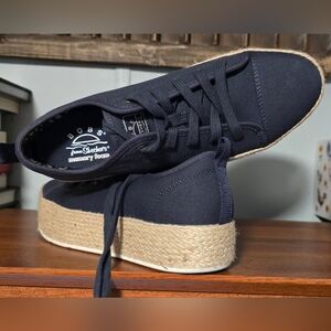 Bob's Sketchers Memory Foam Navy Blue Canvas Feel Tie Shoes